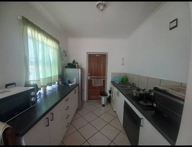 2 BEDROOM HOUSE FOR SALE IN ROCKLANDS